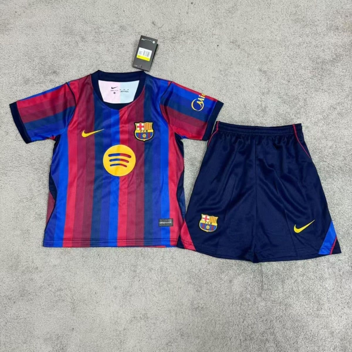 Barcelona Kids Kit (Home) 26/27 front view