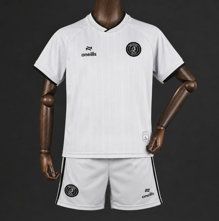 Bristol City Away Kids Kit 26/27 front view
