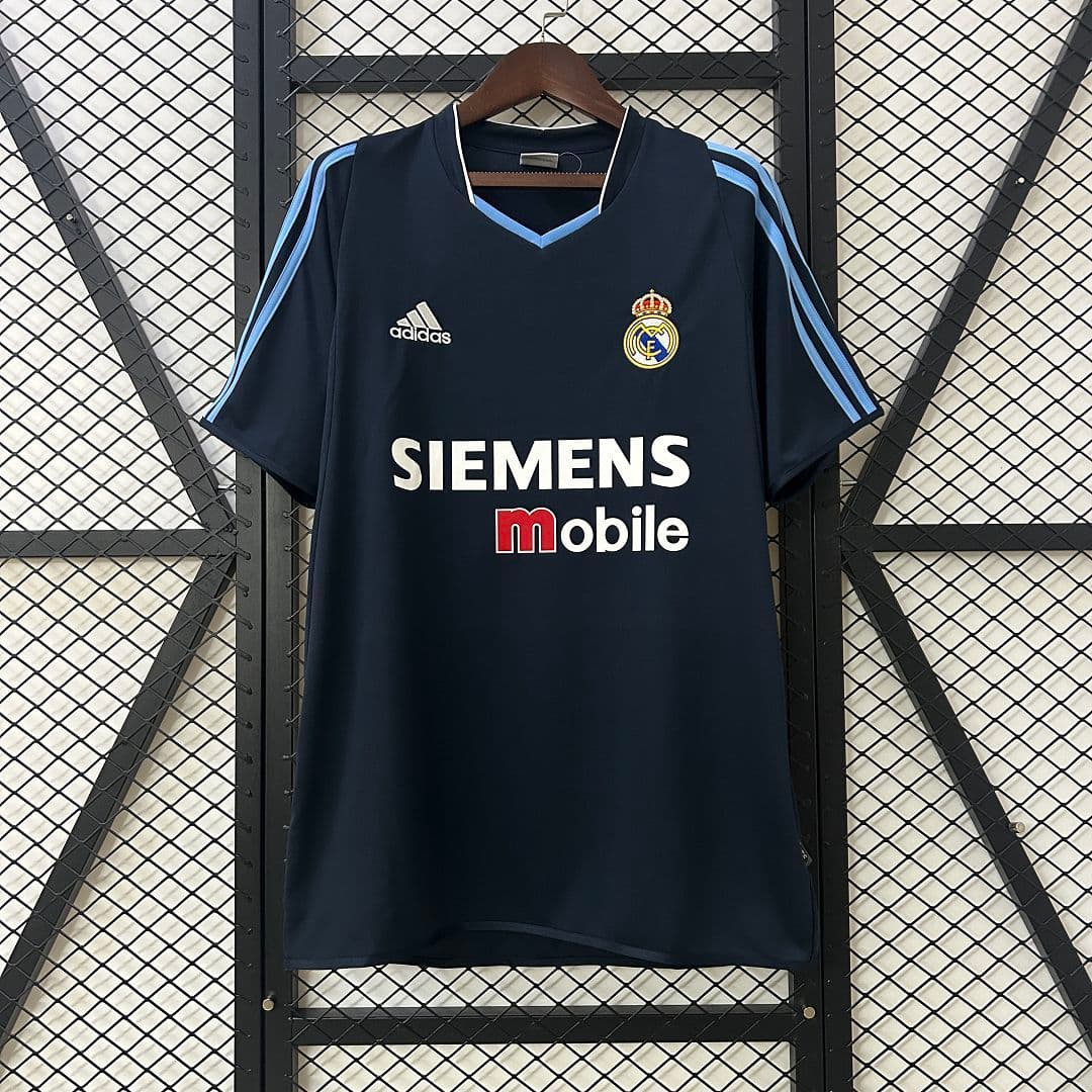 Real Madrid 03/04 Away front view