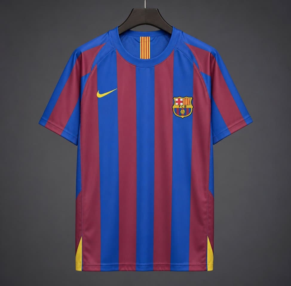 Barcelona 2005/06 Home Retro Jersey front view