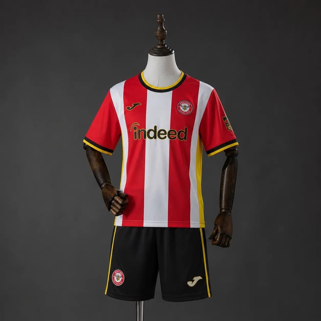 Brentford Home Kids Kit 26/27 front view