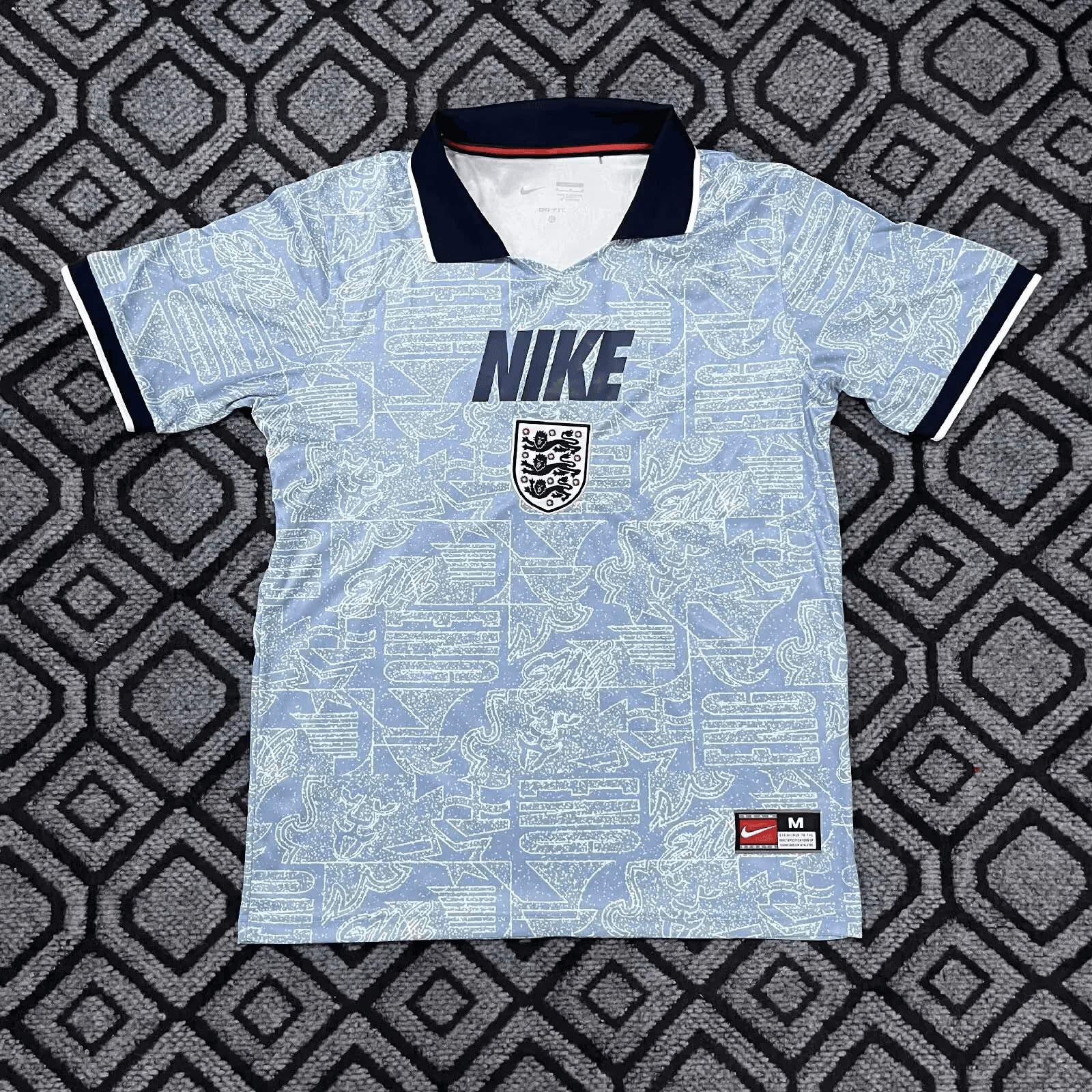 England Special Edition â "Sky Static" Graffiti Print front view