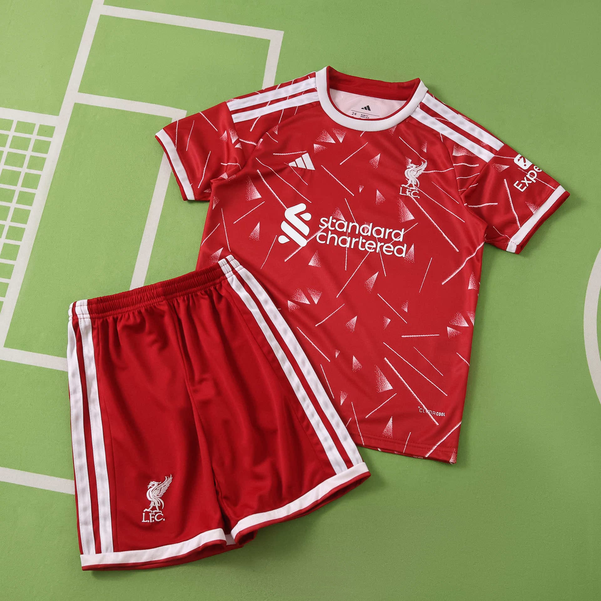 Liverpool Home Kids Kit 26/27 front view