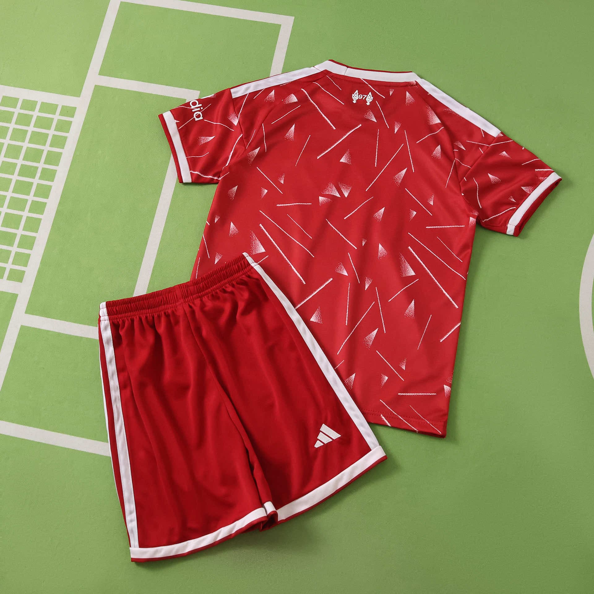 Liverpool Home Kids Kit 26/27 back view