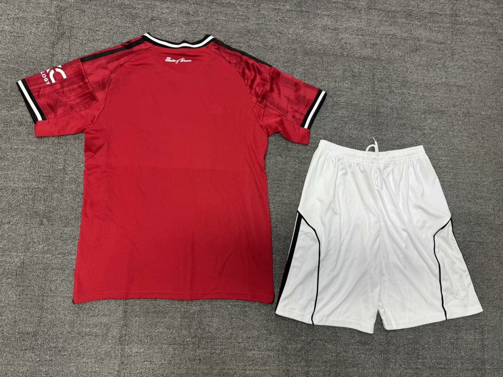Manchester United Home 25/26 Kids Kit back view