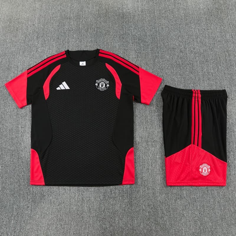 Manchester United Training Set â Black/Red 26/27 front view