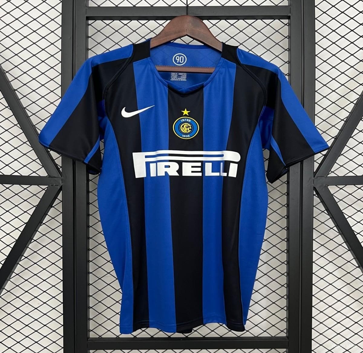 Retro Inter Milan Men's (Home) Jersey 04/05 front view